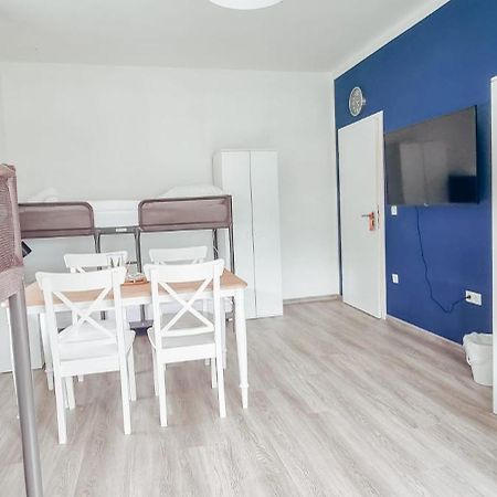 Sechsbettzimmer "Blau" In Zentraler Lage BRE Exterior foto
